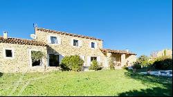 Magnificent dry stone property in the Luberon