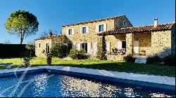 Magnificent dry stone property in the Luberon