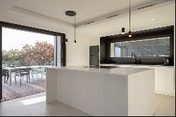 Contemporary villa for rent in Aix en Provence