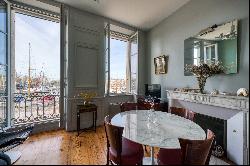 Pied-a-terre with view overlooking Old Harbor of La Rochelle