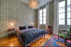 Pied-a-terre with view overlooking Old Harbor of La Rochelle