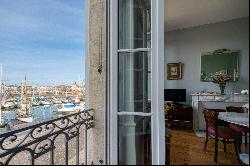 Pied-a-terre with view overlooking Old Harbor of La Rochelle