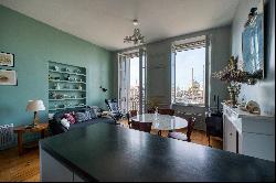 Pied-a-terre with view overlooking Old Harbor of La Rochelle