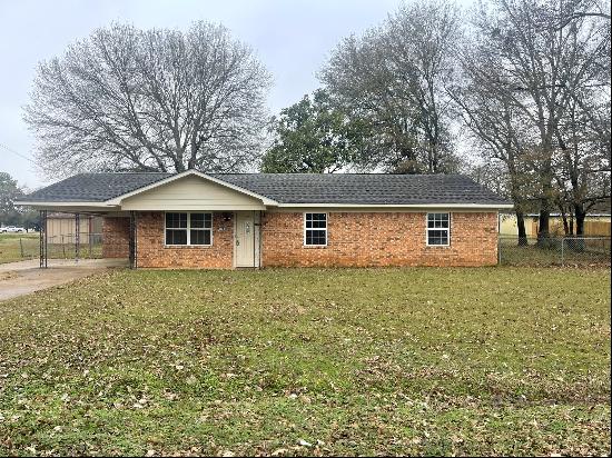 Spacious, Open Concept Home in Palestine, TX