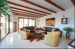 Luxury Seafront Rental in Cala