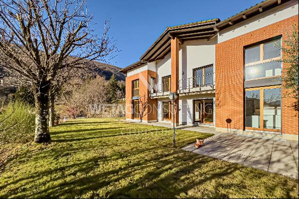Villa with garden for sale in Lugano-Bioggio
