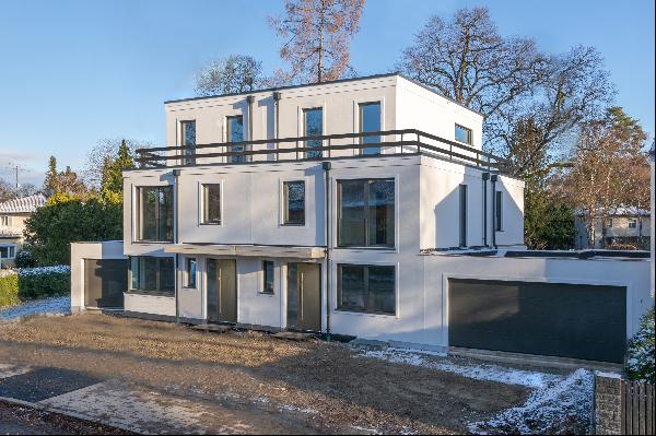 New build: Sophisticated semi-detached house with Bauhaus aesthetics, heat pump and photo
