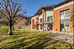 Villa with garden for sale in Lugano-Bioggio