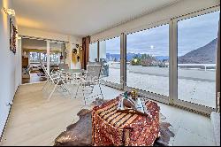 Elegant penthouse apartment with view of Lake Lugano in Lugano-Carona for sale