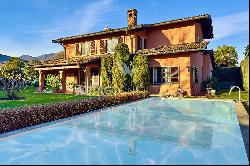 Splendid villa with pool in Lugano-Magliaso for sale