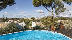2-bedroom Villa with pool, for sale in Vilamoura, Algarve