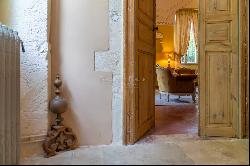 Enchanting chateau with its breathtaking chapel 10 minutes from Nîmes