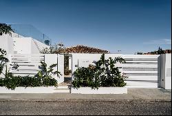 Villa in Nueva Andalucia in three styles: modern-Andalusian-Scandinavian