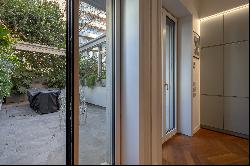 Apartment with terrace in one of the most elegant residential areas of Milan