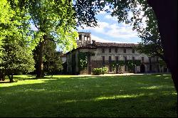 Historic villa with large park and swimming pool