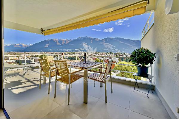 Elegant & modern apartment with lake view for sale in Ascona