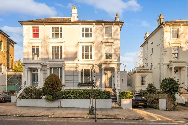 A 2 bedroom flat for sale on Haverstock Hill, NW3.