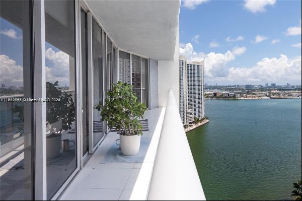 This spacious furnished 2-bedroom, 2-bathroom + Den unit at Icon Brickell offers fantastic