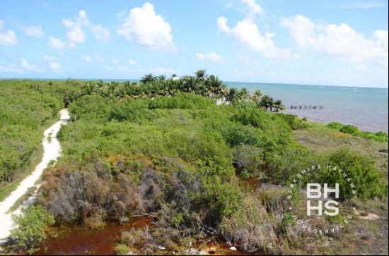 5045 - Lot for Sale in Bahia Petempich, lot 80, Cancún 77580