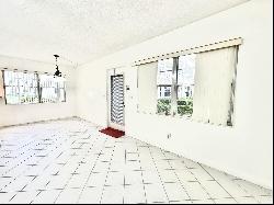 172 Fanshaw E, Boca Raton FL 33434