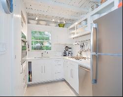 Ultra Chic Cottage in Wainscott South