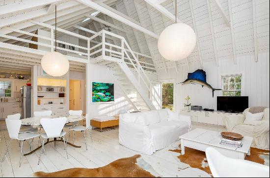 Ultra Chic Cottage in Wainscott South