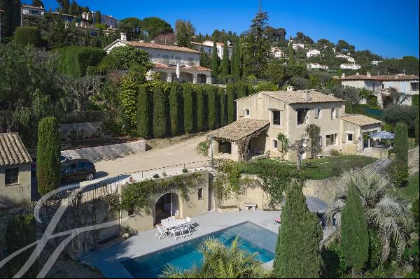 Mougins - house of charm with sea view