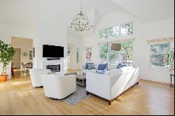 Beautifully Renovated Modern Summer Rental in East Hampton