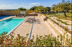 Independent house with pool and view of Noto