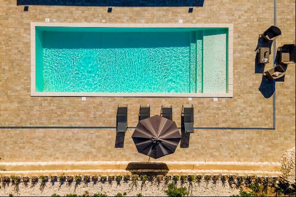 Independent house with pool and view of Noto