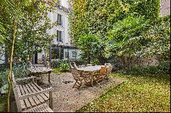 Paris 16th District – A magnificent private mansion in a prime location