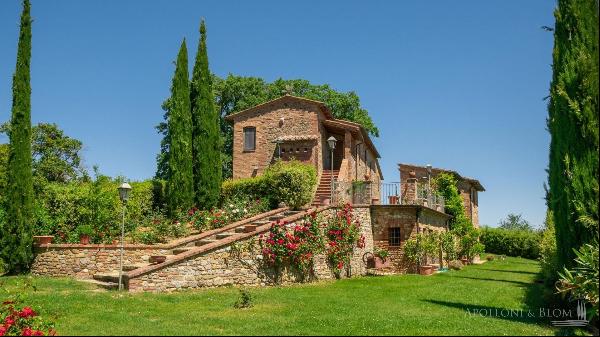 Colle del Sole Country House with land, Citta della Pieve - Umbria