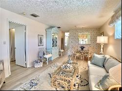 379 N Grove Circle Unit 379, Vero Beach FL 32962