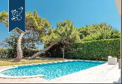 Elegant villa in a modern style, with a garden and pool for sale on Albarella Island