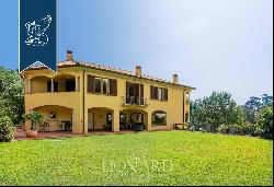 Stunning 850-sqm villa for sale in the wonderful Lambro Valley, in Brianza