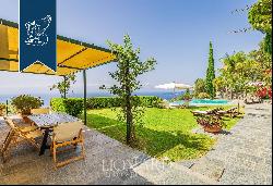 Stunning luxury villa with an infinity pool and a great view of Zoagli's sea for sale