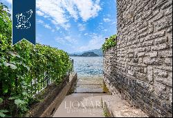 Panoramic villa with a view over Bellagio for sale in Varenna, directly by the lake
