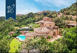 Lovely estate with a pool for sale in the heart of Costa Smeralda, at a stone's throw from