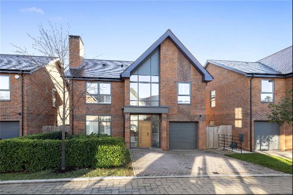 Vickers Close, Longcross, Chertsey, Surrey, KT16 0BZ