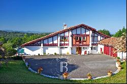 MOUGUERRE, PYRENEES VIEW, LARGE BASQUE HOUSE WITH SWIMMING POOL ON 5 HECTARES