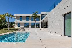 Contemporary design villa in a privilege spot