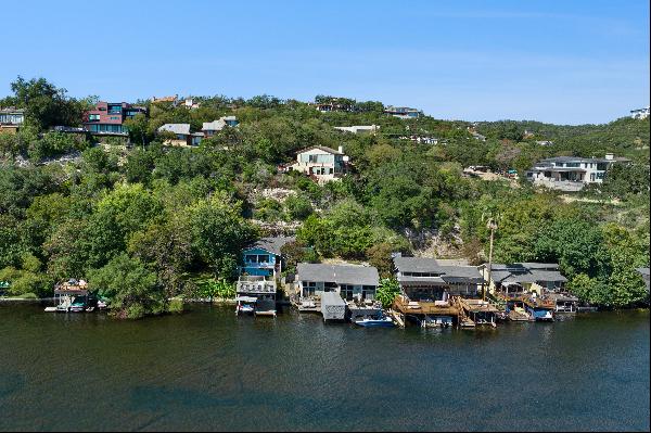 LAKE AUSTIN BUNGALOW RETREAT