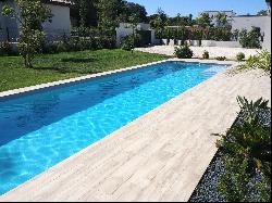 Recent villa on over 2000m² of land in a privileged area