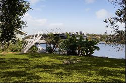 LAKE AUSTIN BUNGALOW RETREAT