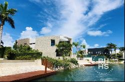 5964-House for Sale Puerto Cancun with Luxury Finishes, Cancún 77500