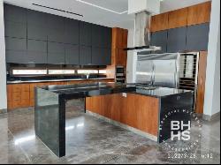 5964-House for Sale Puerto Cancun with Luxury Finishes, Cancún 77500