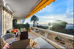 Cannes Californie, 1-bed apartment with a dominant view of the city and sea.