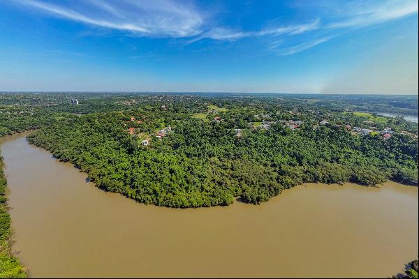 Exclusive land with a view of the Paraná River in the Paraná Country Club condom