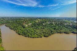 Exclusive land with a view of the Parana River in the Parana Country Club condom