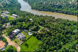 Exclusive land with a view of the Paraná River in the Paraná Country Club condom